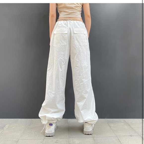 Women’s white low waist cargo pants - Picture 5 of 11